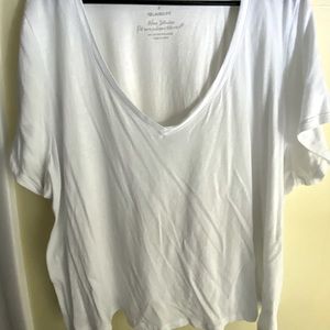 White torrid Girlfriend crop tshirt